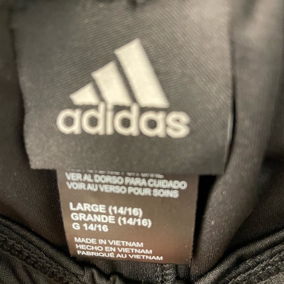 Adidas DC United MLS Embroidered logo shorts - Picture 4 of 5